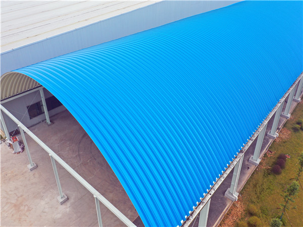 重慶某光伏公司出料車間拱形屋頂工程案例解析采光帶設(shè)計(jì)細(xì)節(jié)